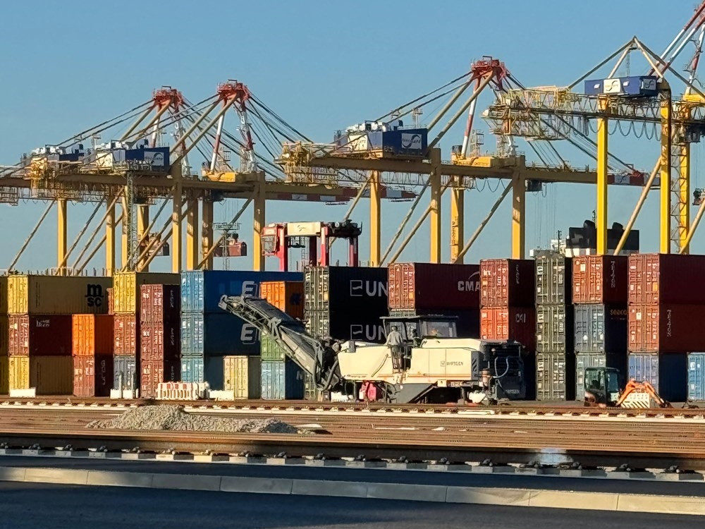 Asphaltfräsen - Betonfräsen by MAXX Transport GmbH