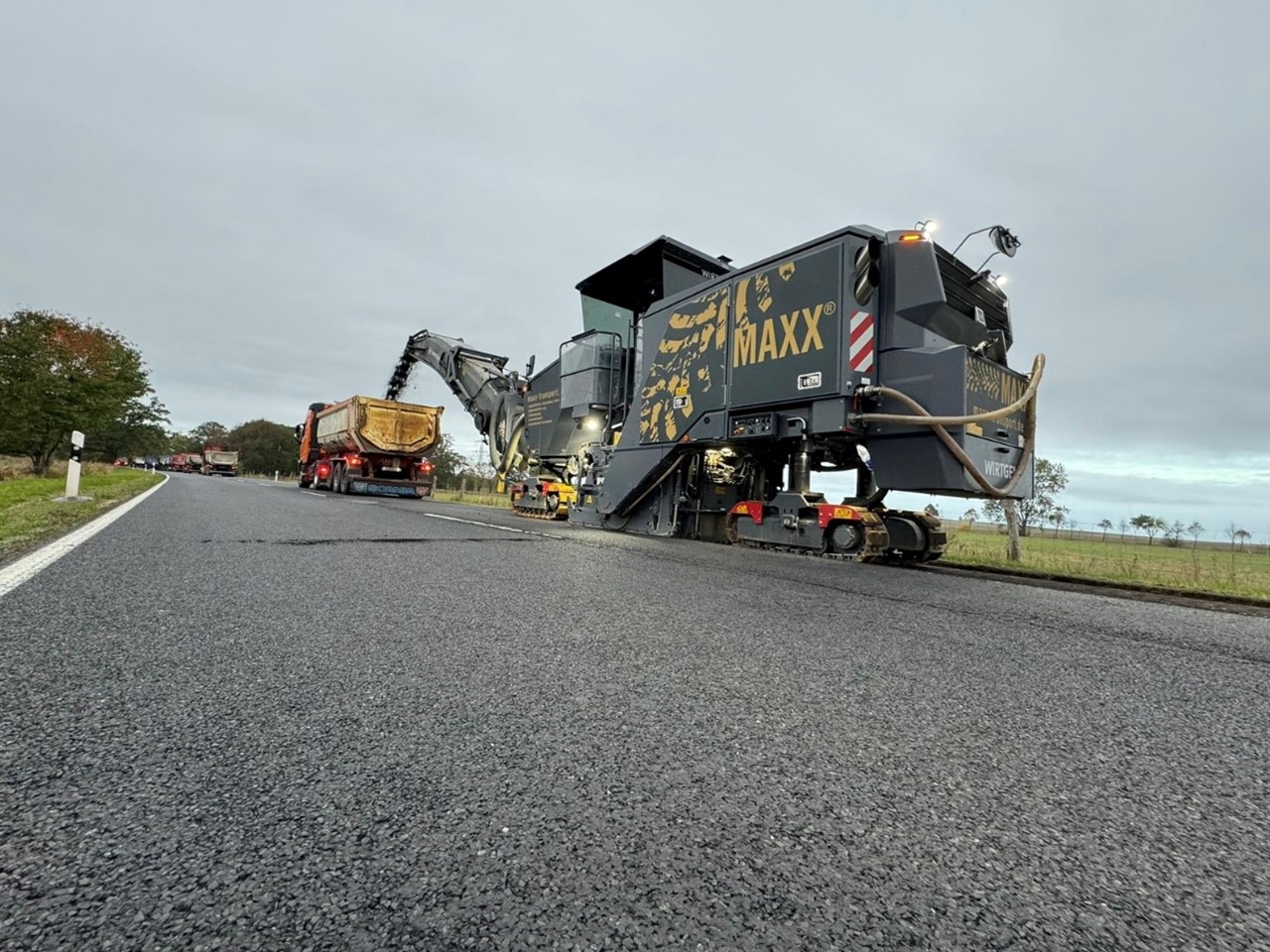 Asphalt-Betonfräsen by MAXX