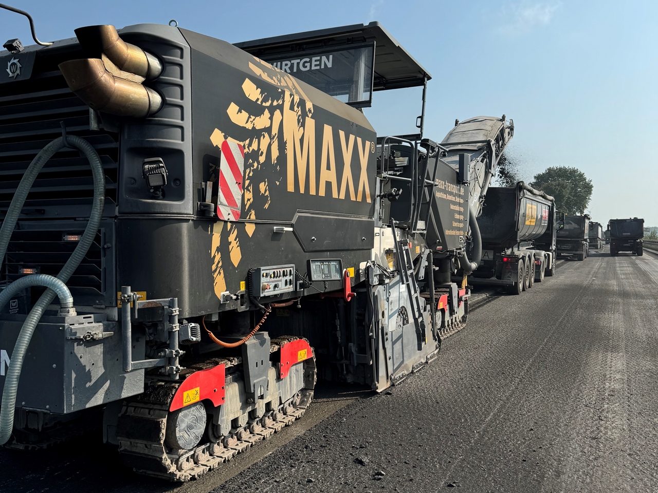 Asphalt-Betonfräsen by MAXX