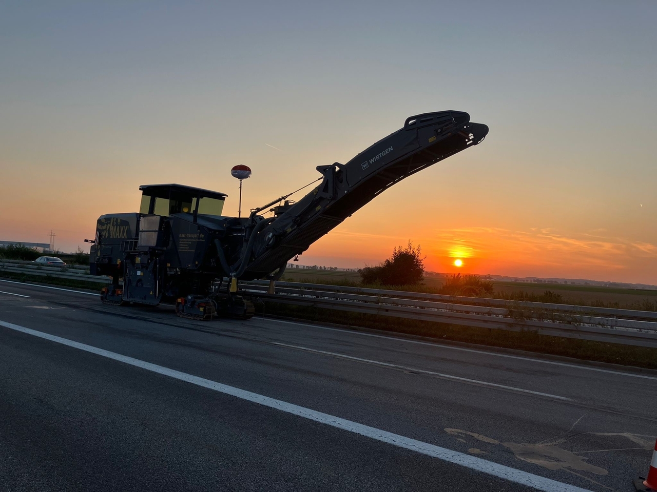 Asphalt-Betonfräsen by MAXX