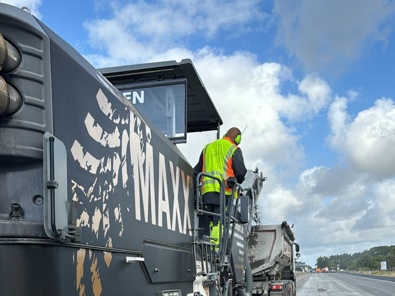 Asphalt-Betonfräsen by MAXX