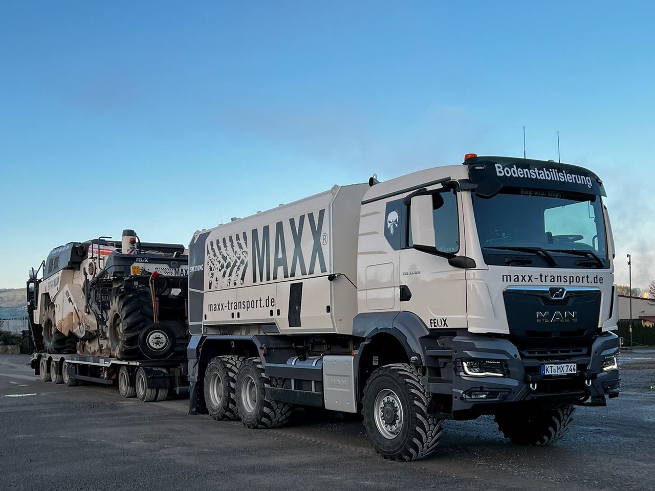 Schwertransport by MAXX